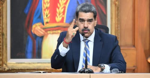 Maduro desafía despliegue militar de EEUU en el Caribe