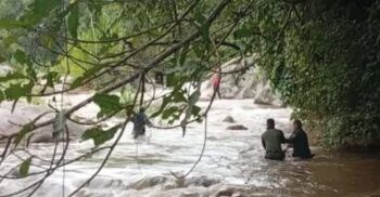 Al menos 5 muertos tras crecida de rió en Colombia