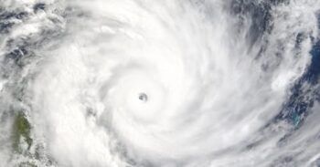 Huracán Erin sigue alejándose de RD pero efectos incidirán en varias regiones