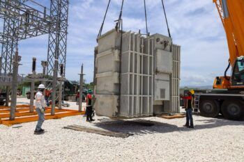 Edesur instala transformador de potencia en Jimaní