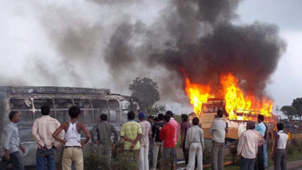 Al menos 8 muertos y 10 heridos tras chocar un camión y un tractor con peregrinos en India