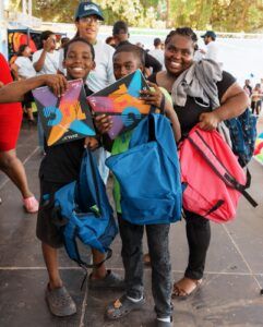 Plásticos por Útiles Escolares recolecta 15.2 millones de botellas plásticas