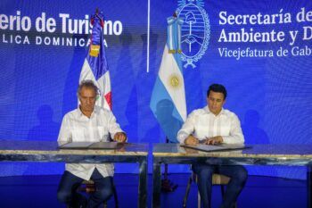 RD y Argentina firman acuerdo para fortalecer intercambio turistico