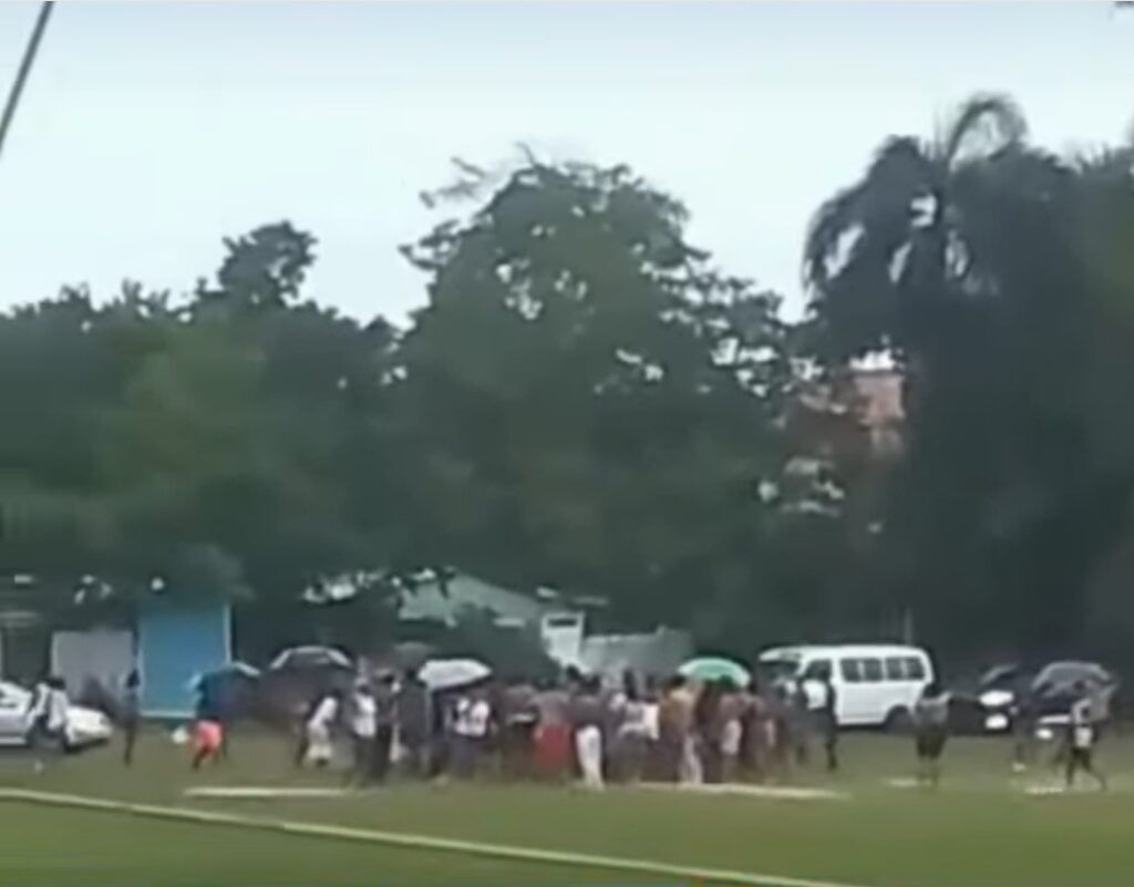 Rayo mata dos niños y hiere un tercero en Manoguayabo
