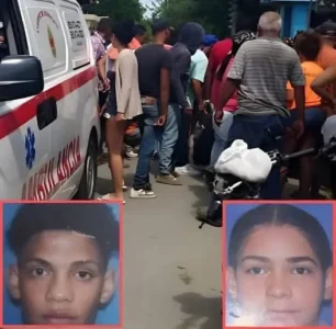 Dos jóvenes se estrellan contra poste del tendido eléctrico en La Vega