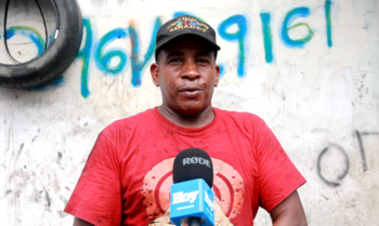 El hombre que levantó a su familia trabajando mecánica en Villas Agrícolas