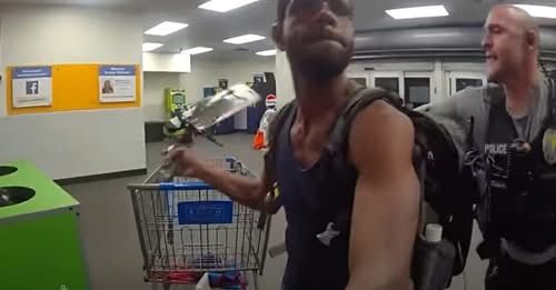 Hombre con machete hiere a un agente y causa pánico en supermercado