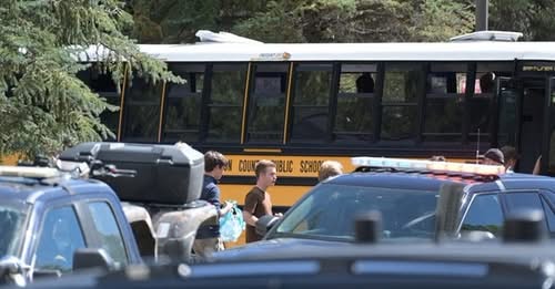 Tres estudiantes heridos tras tiroteo en secundaria en Colorado