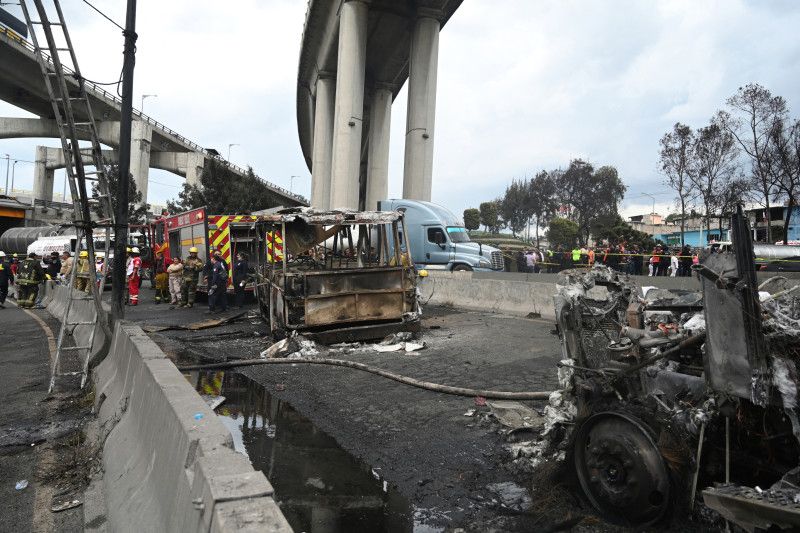 Cuatro muertos y 90 heridos al explotar un camión con gas en Ciudad de México
