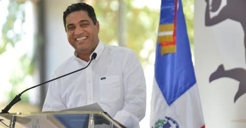 Ministro de Deportes entrega techado a Liga La Javilla