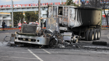 Aumentan a 6 los muertos por explosión de camión de gas en México