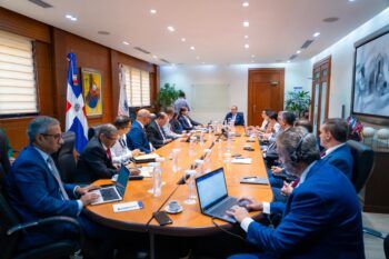 Misión del FMI visita el Ministerio de Hacienda y Economía