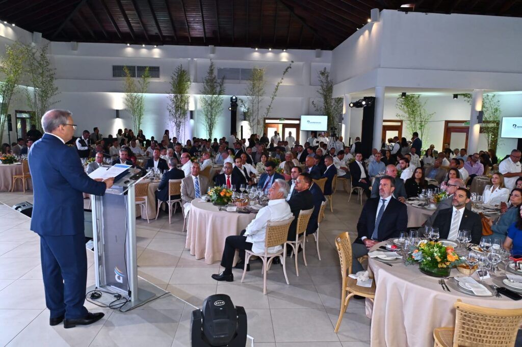 Aguilera anuncia que Banreservas dispone de RD$7,000 millones para financiar a sectores productivos con tasas especiales