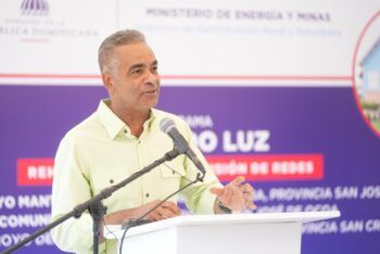 Gobierno entrega proyectos de electrificación rural que benefician a más de 210 familias en San José de Ocoa y San Cristóbal