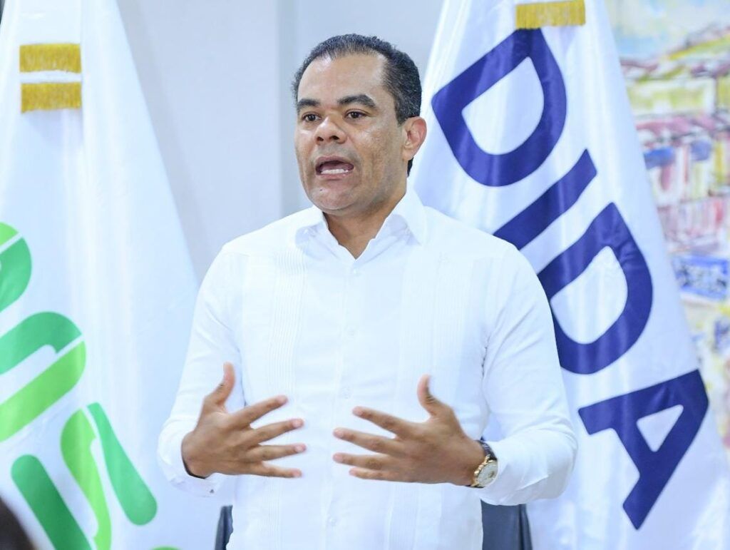 Elías Báez pide modificación urgente del formulario de afiliación de las AFP