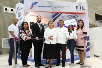 ProCompetencia inaugura su stand en la Feria Internacional del Libro