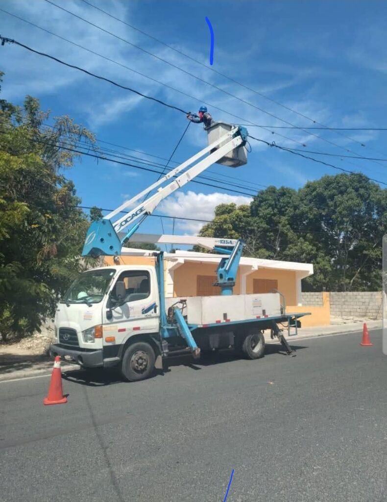 Edesur elimina 6,590 conexiones ilegales y formaliza a miles en 10 provincias