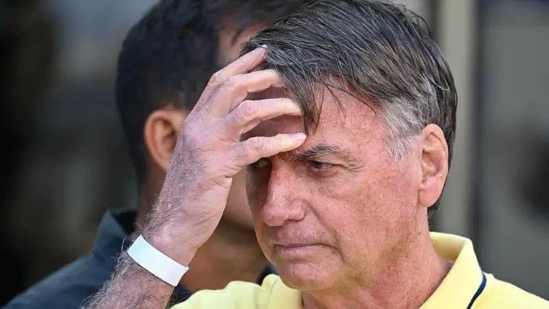 Condenan a Bolsonaro a 27 años de prisión en Brasil