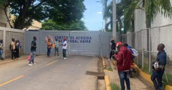 Decenas de dominicanos deportados desde EE. UU. y Puerto Rico