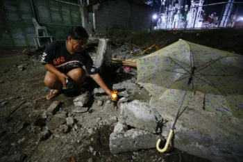 Seis muertos por potente terremoto de magnitud 7,4 en Filipinas