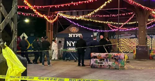 Hallan mujer muerta en una acera en Nueva York