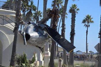 Al menos 5 heridos tras caída de helicóptero cerca de una playa de California