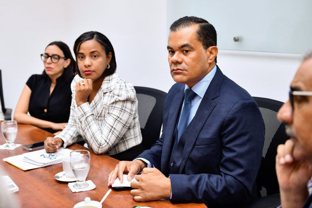 DIDA denuncia que las ARS no cumplen con normas que las mandan a comprar medicamentos