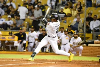 Las Águilas vencen 15 carreras por 10 las Estrellas