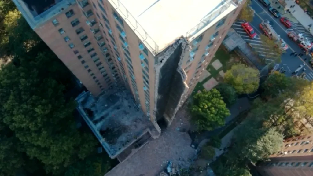 Colapsa parte de edificio en El Bronx por explosión de gas