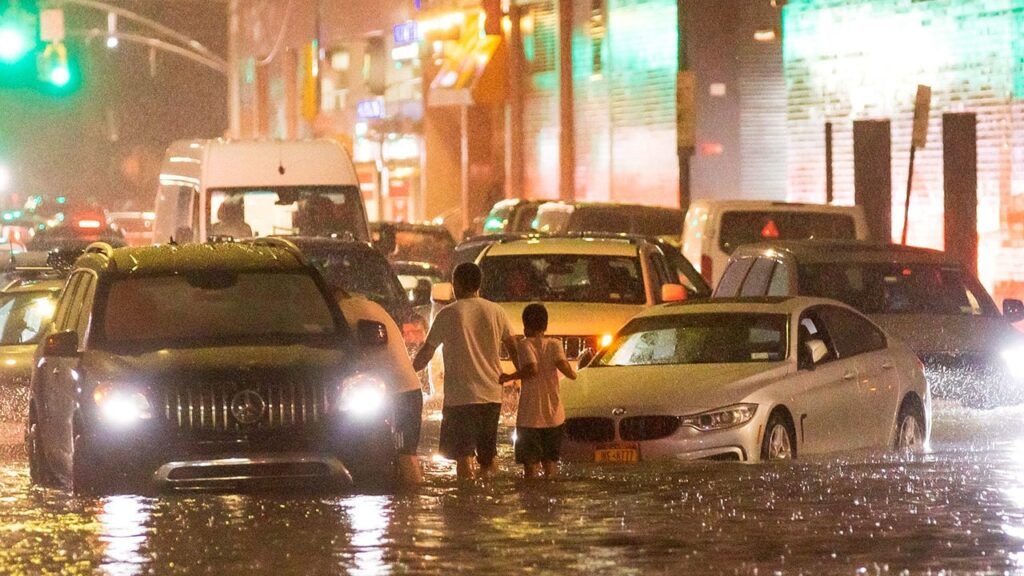 Al menos dos muertos tras intensas lluvias en NY