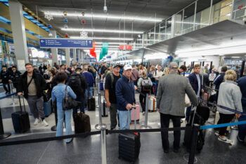 Otros 1,200 vuelos cancelados en EEUU por cierre gubernamental