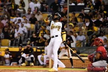 Las Águilas ganan séptimo en línea al derrotar 3-1 a los Toros