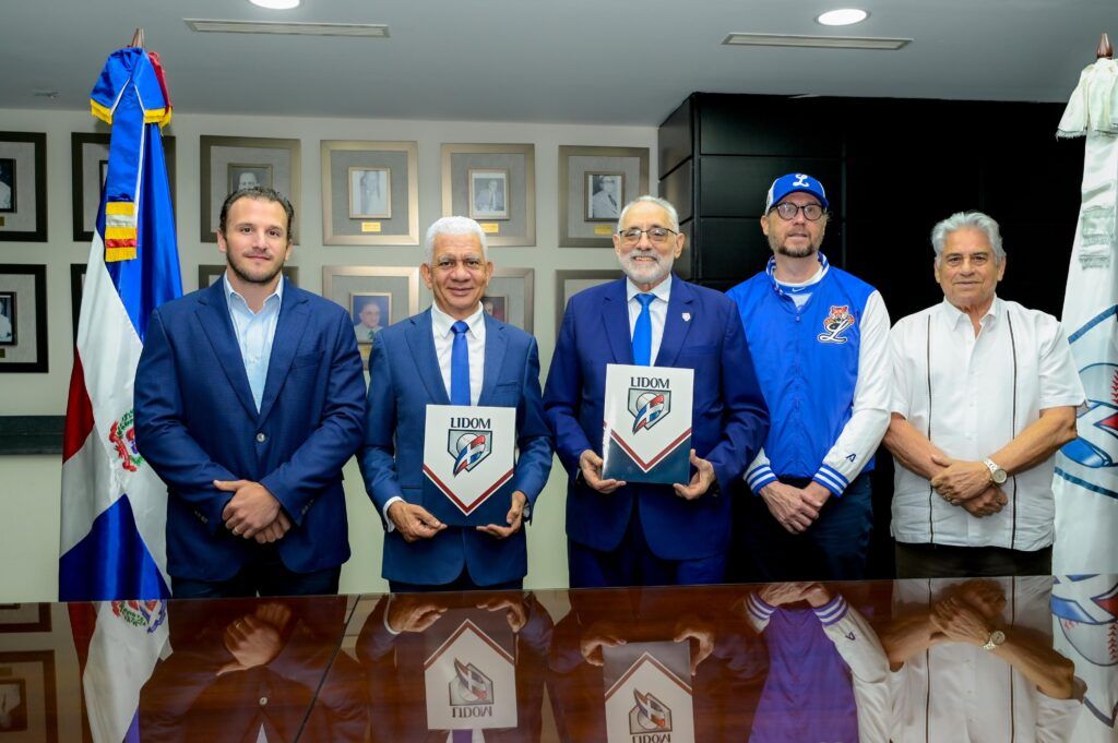 Senado de la República y la LIDOM suscriben convenio para promover el deporte