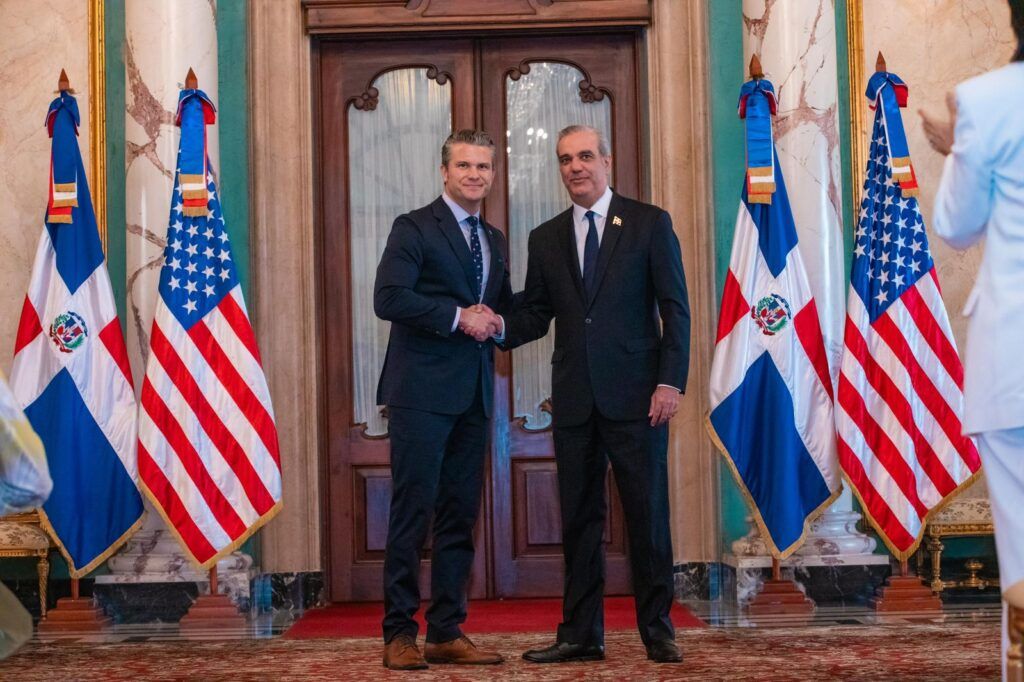 Secretario de Defensa de Estados Unidos, Pete Hegseth, asegura respaldo de su país a RD