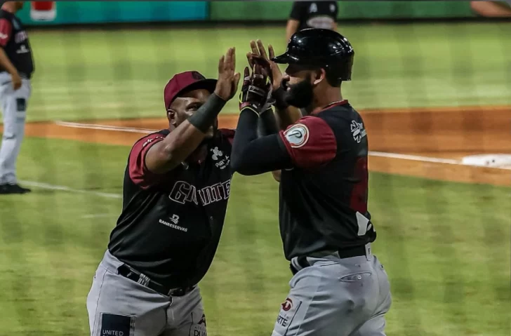 Gigantes ganan 7-4 a los Toros en 15 entradas