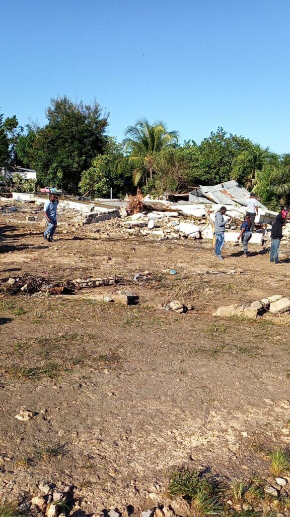 Tanque de agua destruye diez viviendas y deja tres personas heridas en SPM