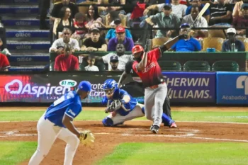 Escogido vence 10-5 a los Tigres del Licey