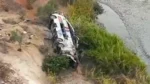 Mueren 37 personas tras la caída de un autobús a un abismo en Perú