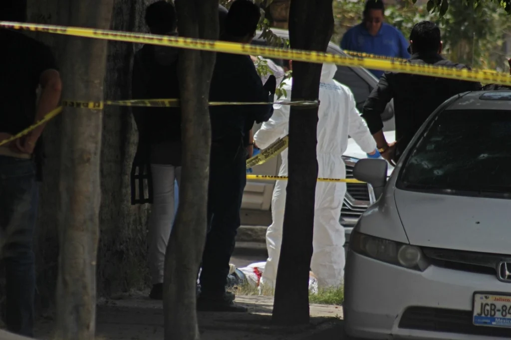 Hombre mata esposa e hijo de tres años en Santiago