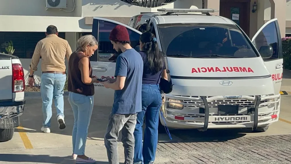 Muere mujer tras lanzarse de quinto piso en Santiago