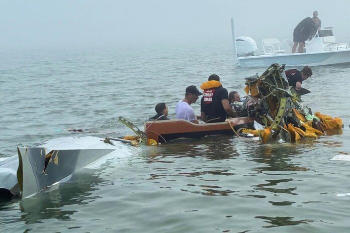 Aumentan a seis los muertos por caída de aeronave de Marina mexicana