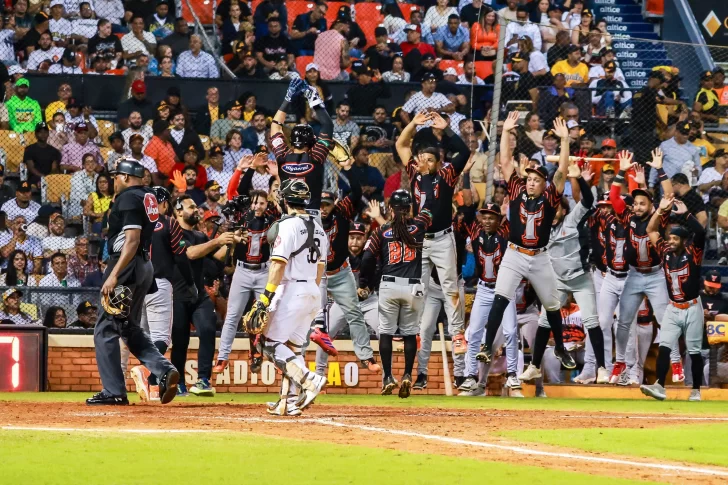 Águilas caen ante Toros por la mínima
