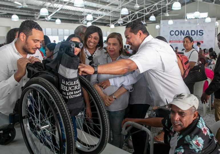 Más de 10,600 hogares con personas con discapacidad reciben la “Brisita de Navidad”