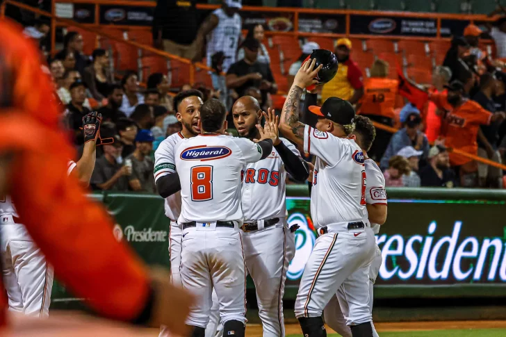 Toros derrotan a los Gigantes en inicio del round robin
