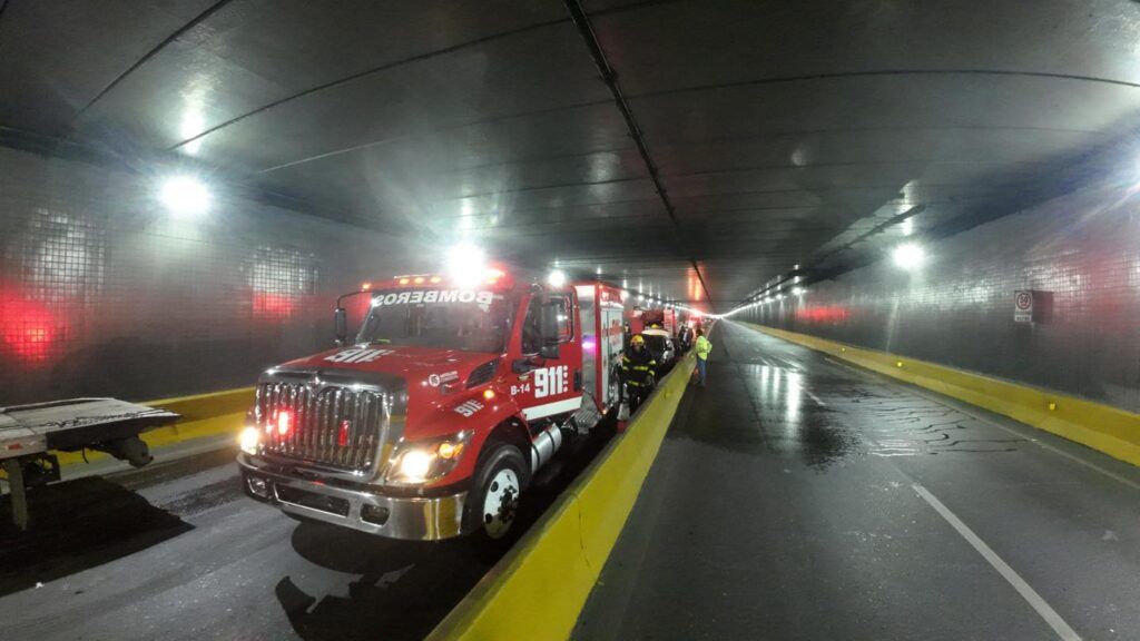 Se incendia vehículo en el túnel de la 27
