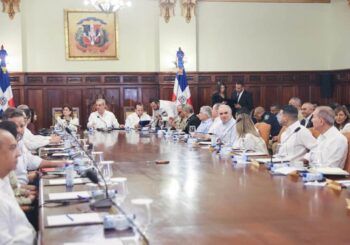 El 43% de los funcionarios del Gobierno de Abinader son corruptos, según encuesta