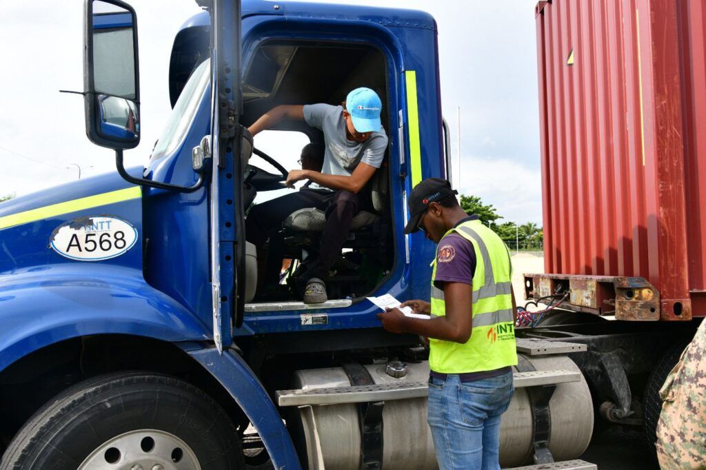 INTRANT reitera que no permitirá el tránsito de camiones pesados que violen la ley, para así evitar accidentes y salvar vidas