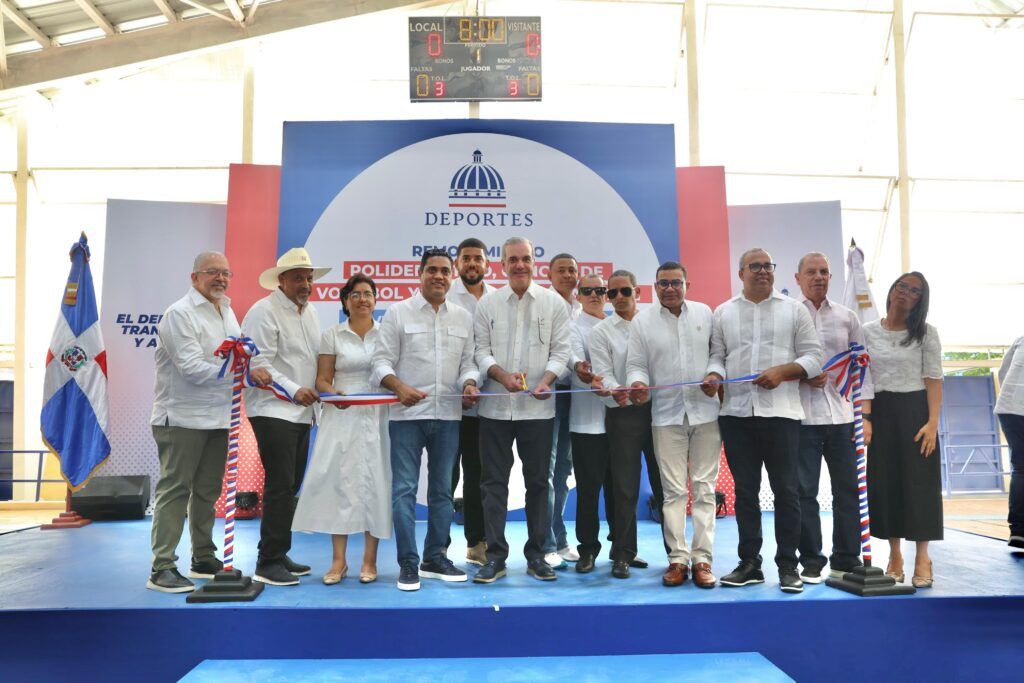 Abinader entrega obras deportivas en Dajabó