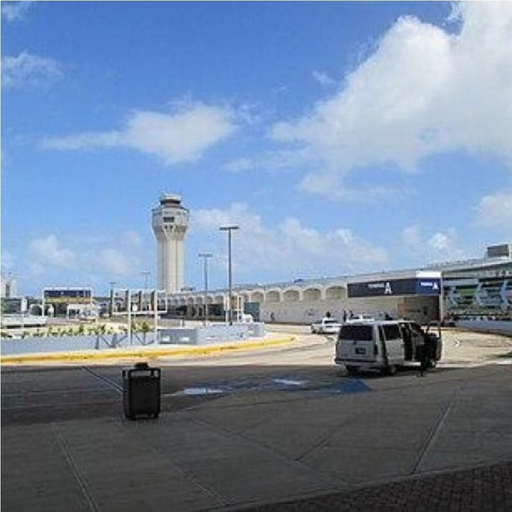 Puerto Rico suspende la mayoría de sus vuelos
