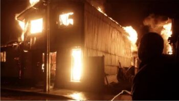 Al menos 16 muertos tras incendios forestales en16 Chile